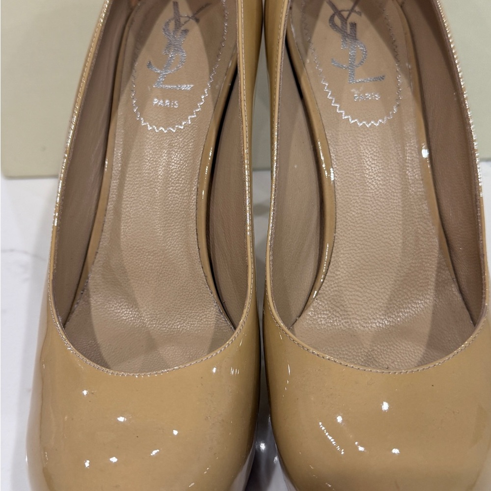 Yves Saint Laurent Beige Patent Leather Heels